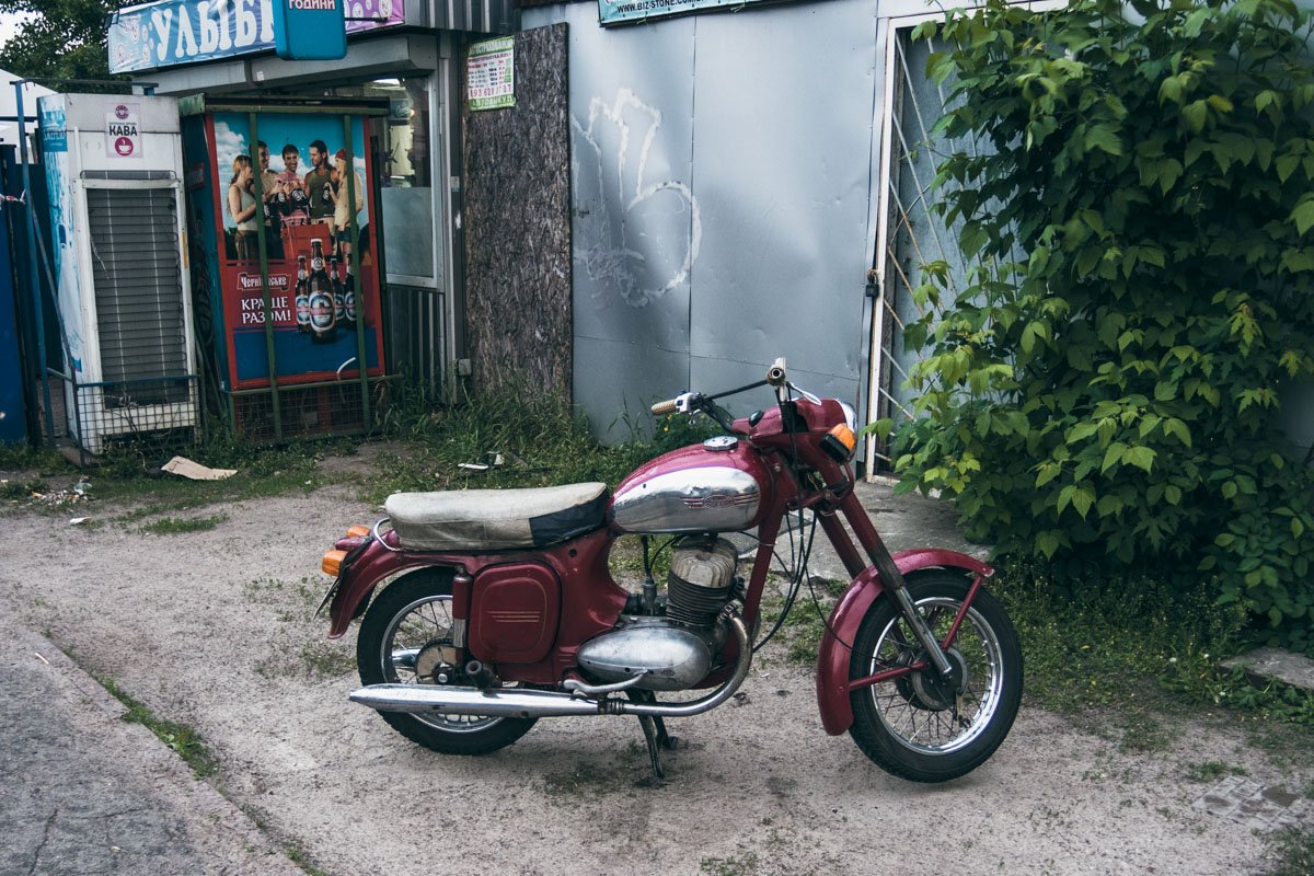 Мотоцикл, как и потерпевший, отделался легкими царапинами Мотоцикл, как и потерпевший, отделался легкими царапинами