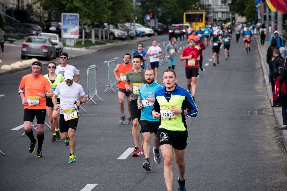 Еще состоялись командная эстафета, благотворительный и детский забеги, а также забег с домашними собаками