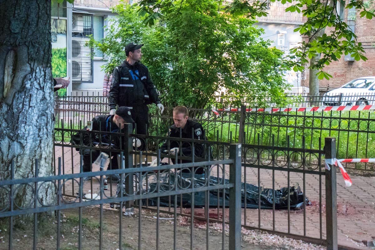 По предварительным данным, мужчина скончался от ножевых ранений