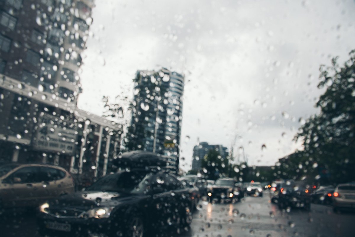 Есть в дожде какая-то гипнотическая сила Есть в дожде какая-то гипнотическая сила