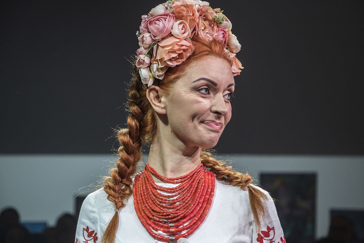 Представили и красивые головные уборы Представили и красивые головные уборы