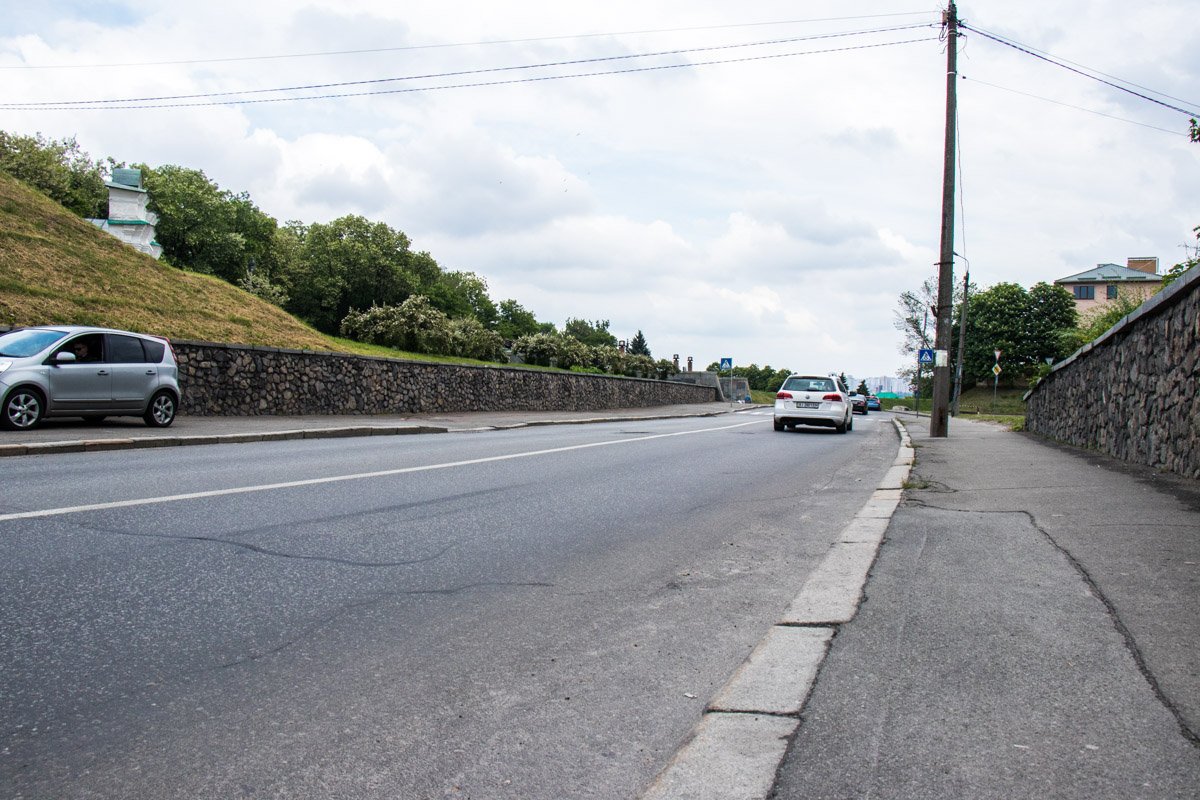 Почти за миллион гривен отремонтировали 2874 квадратных метров дорожного полотна