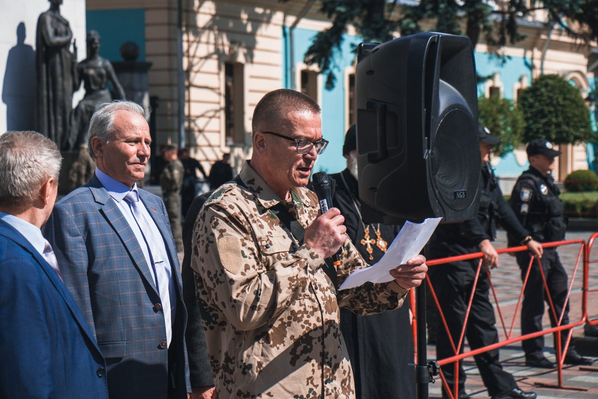 Митингующие представляют более 40 общественных объединений Митингующие представляют более 40 общественных объединений