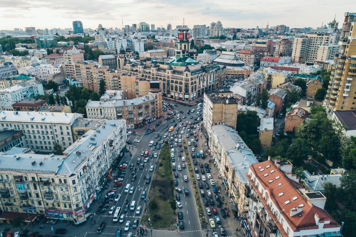 Многие водители пытаются проложить оптимальный маршрут Многие водители пытаются проложить оптимальный маршрут