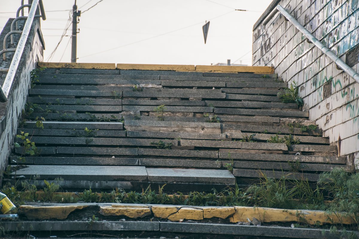 Ступеньки ждут капитального ремонта