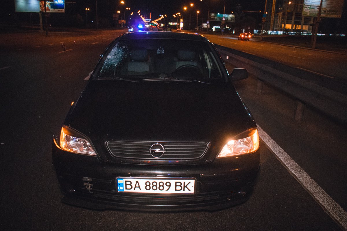 Пьяный мужчина перебегал 8-полосную дорогу