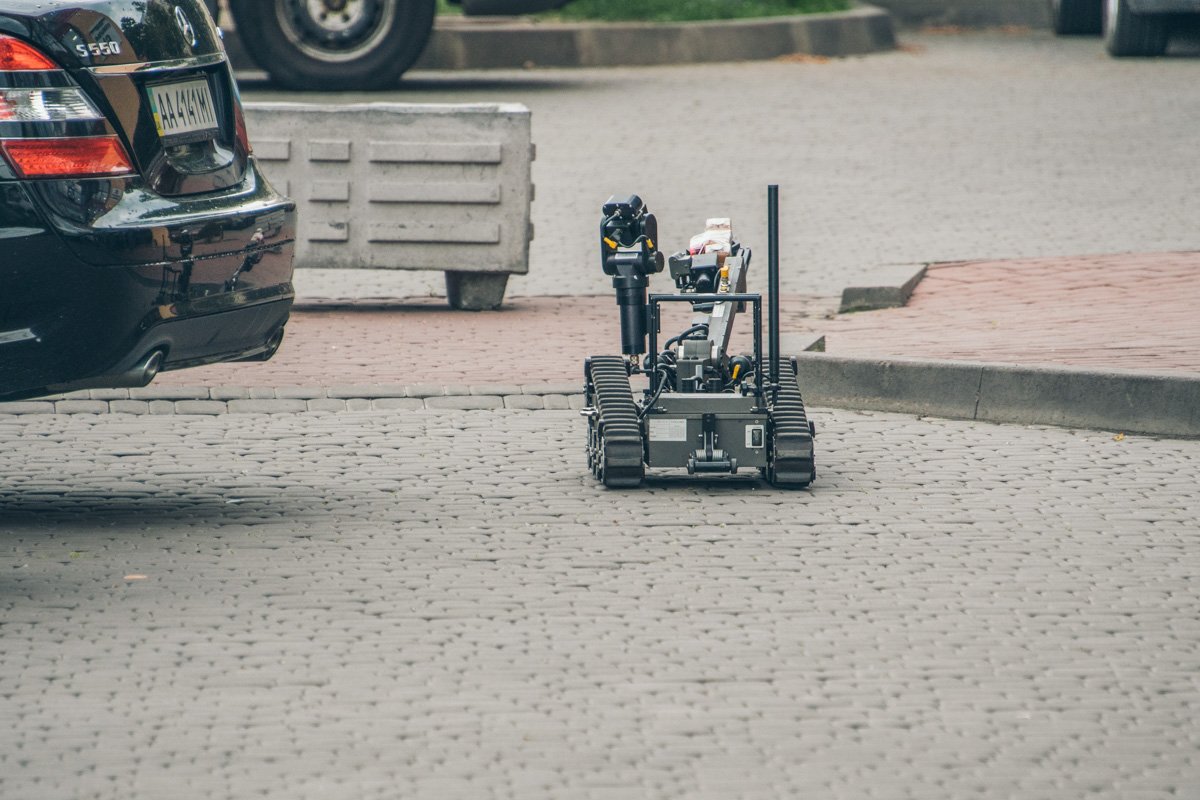 Робот-сапер на страже безопасности