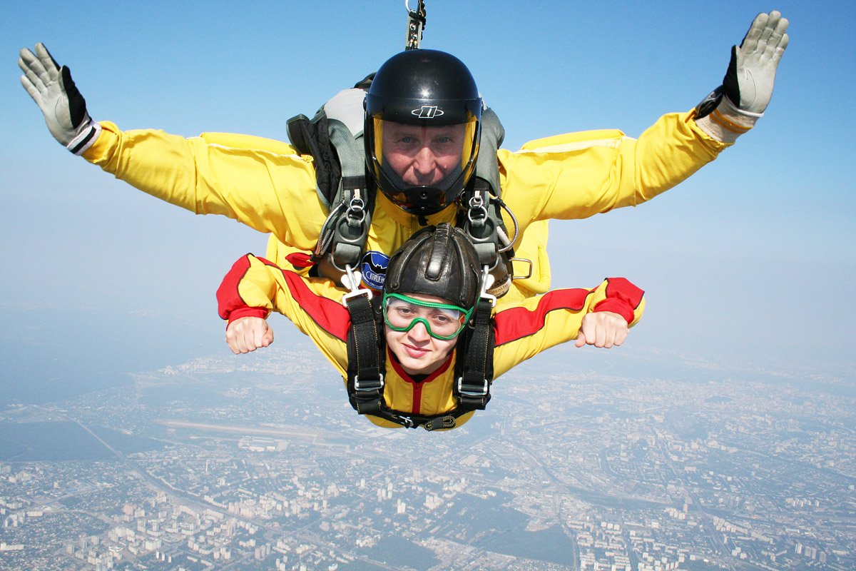 Прыжок с парашютом в Киеве