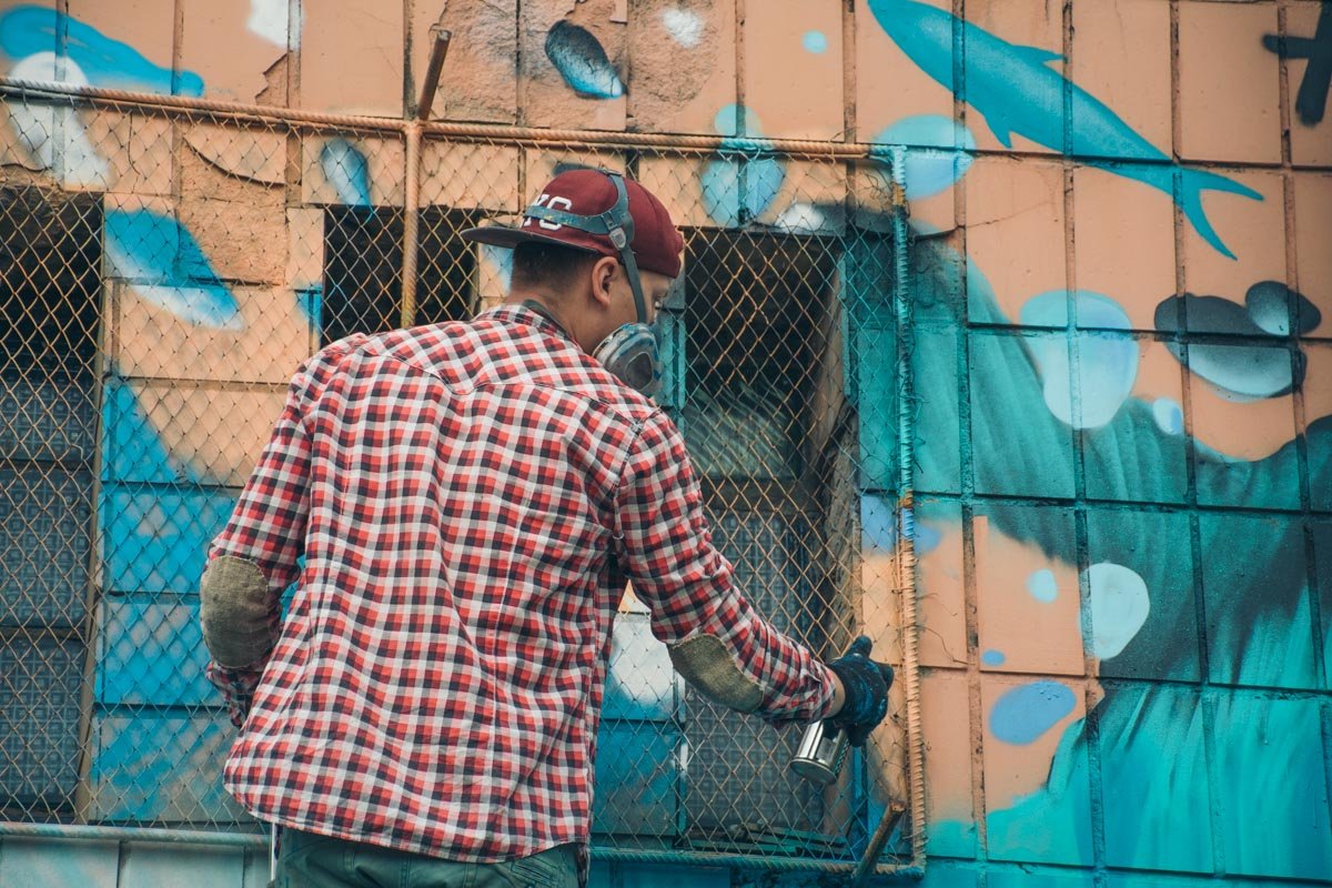 Создавать свои шедевры он начал еще в 2007 году