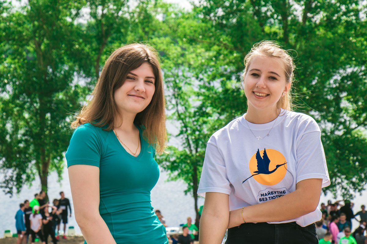 Эти милые девушки никогда не возьмут в рот сигареты Эти милые девушки никогда не возьмут в рот сигареты