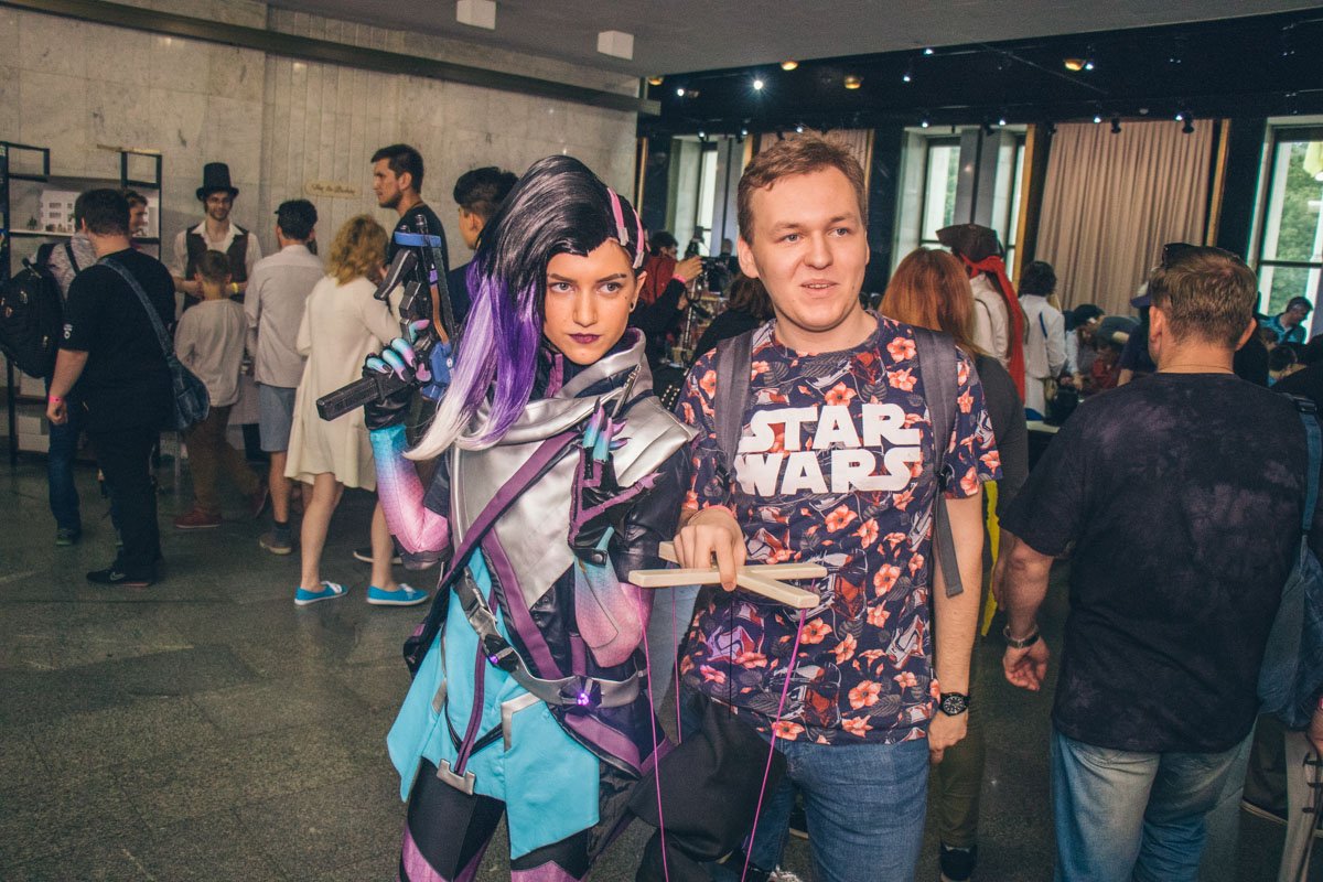 А вы хотели бы себе такую девушку?