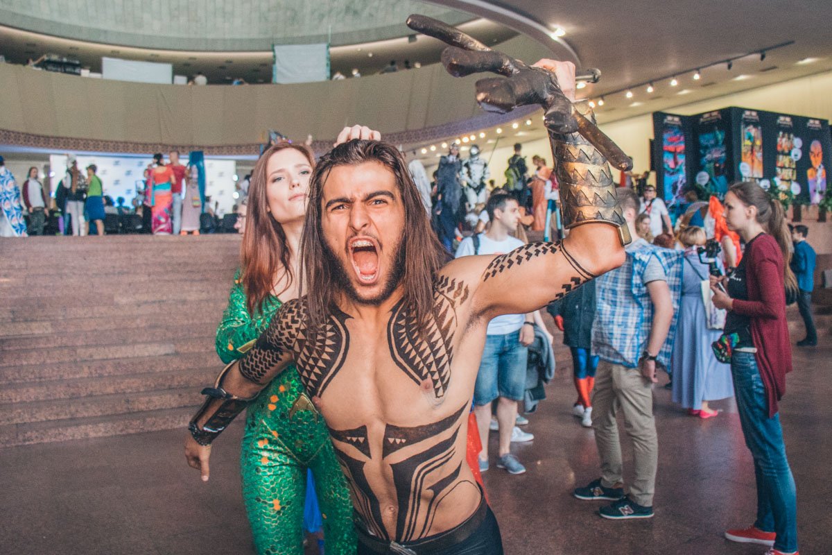 Аквамен в огне