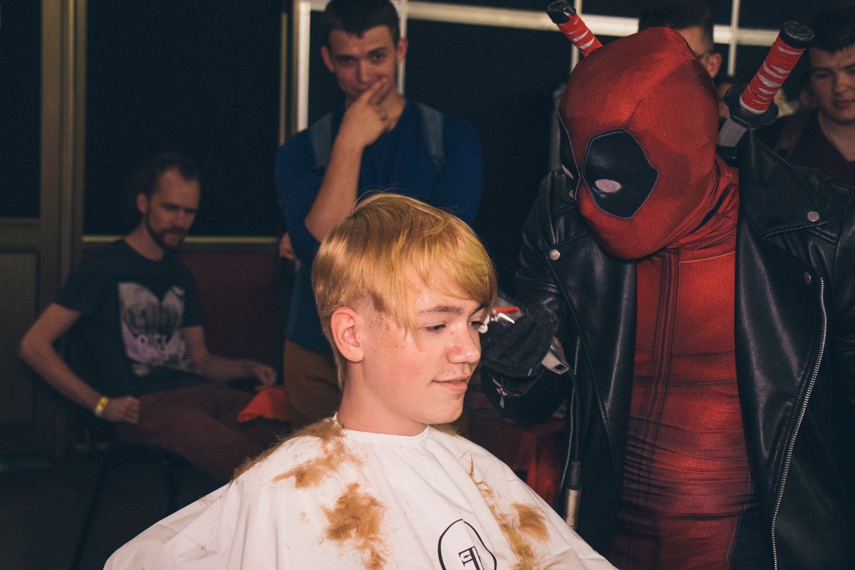 После чего постриг незнакомого парня