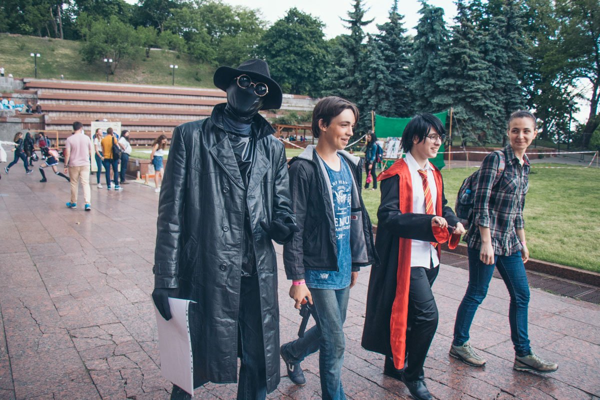 Гарри берет уроки зла от нуарного Паука Гарри берет уроки зла от нуарного Паука