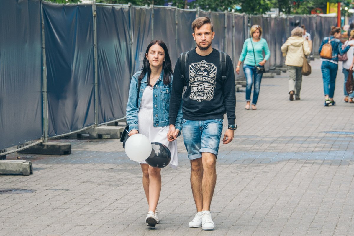 Когда все, что тебе нужно - это держать его за руку Когда все, что тебе нужно - это держать его за руку