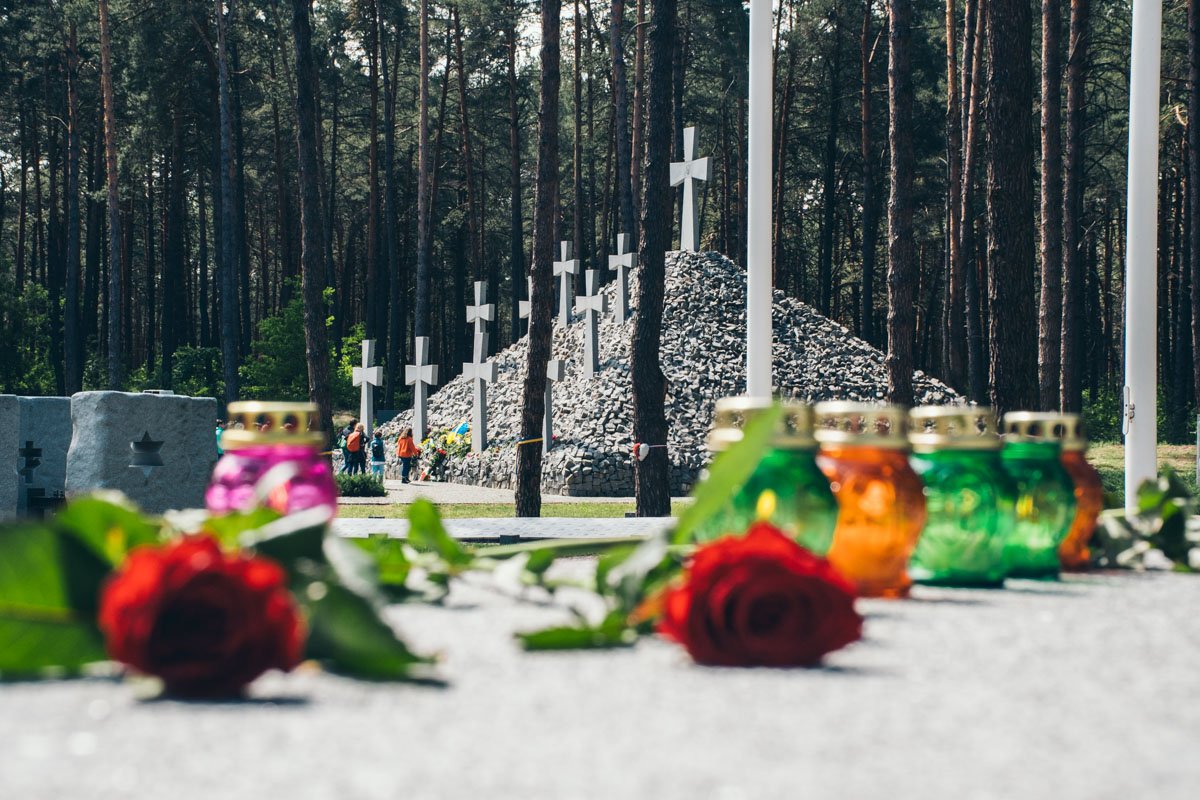 Люди вспомнили погибших в массовых политических репрессиях 1937-1938 годов Люди вспомнили погибших в массовых политических репрессиях 1937-1938 годов