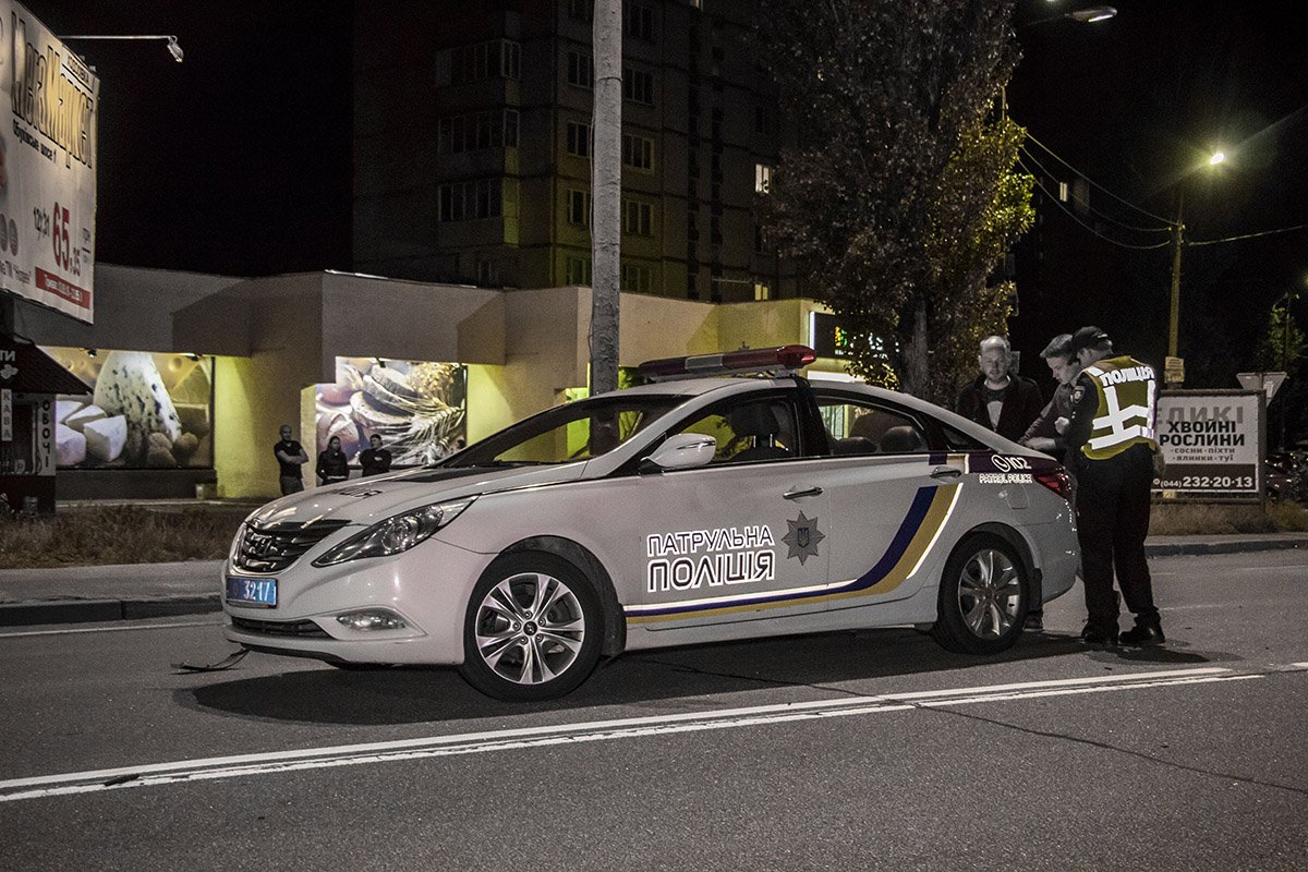 На месте работала патрульная полиция