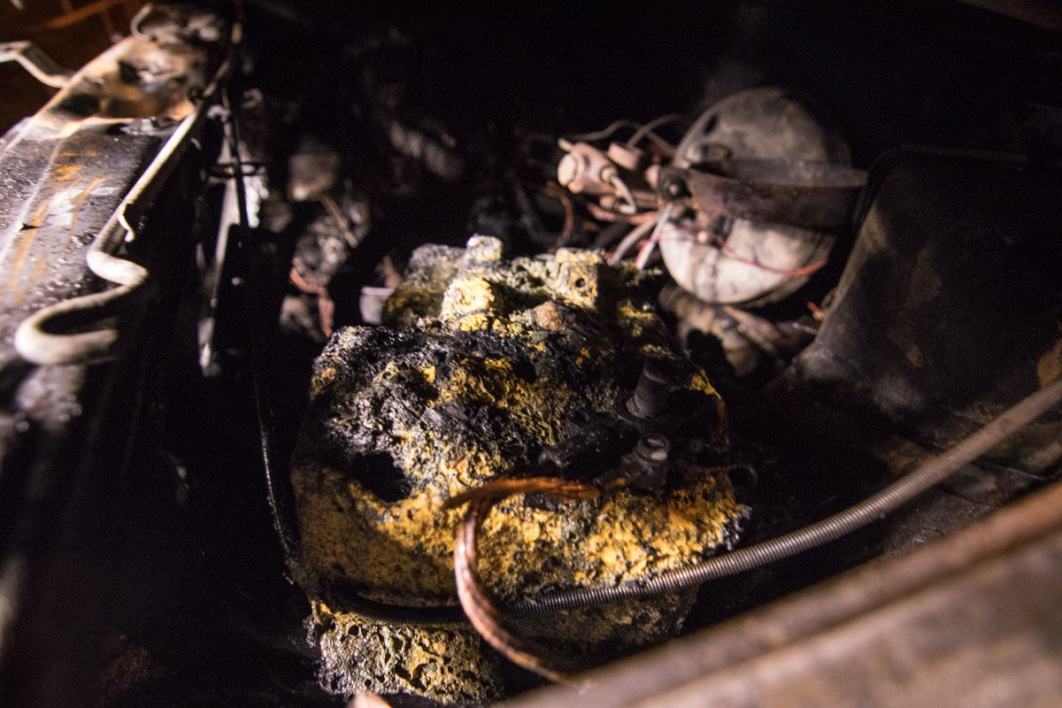 Выгоревшее подкапотное пространство Выгоревшее подкапотное пространство