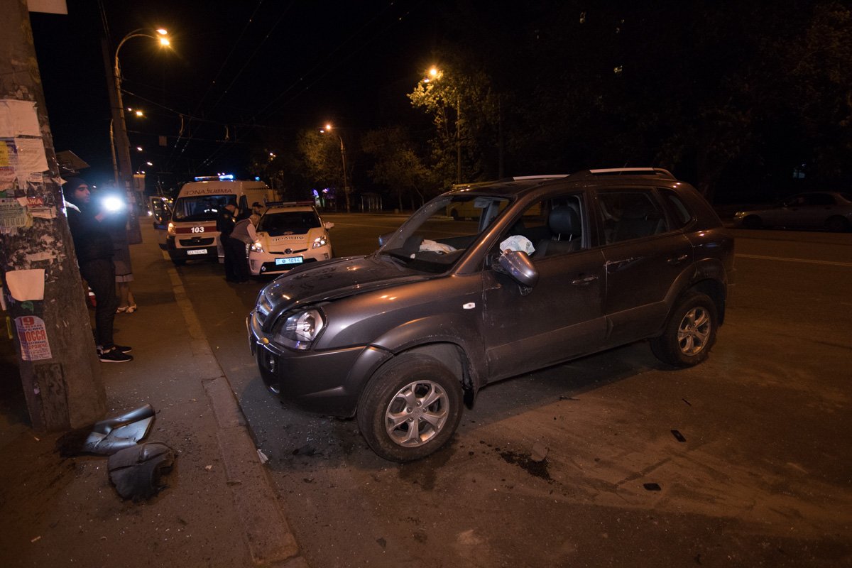 Hyundai Tucson врезался в столб и перевернулся Hyundai Tucson врезался в столб и перевернулся