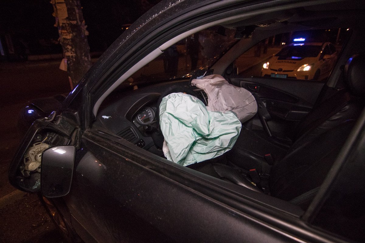 В результате ДТП сработали все подушки безопасности В результате ДТП сработали все подушки безопасности