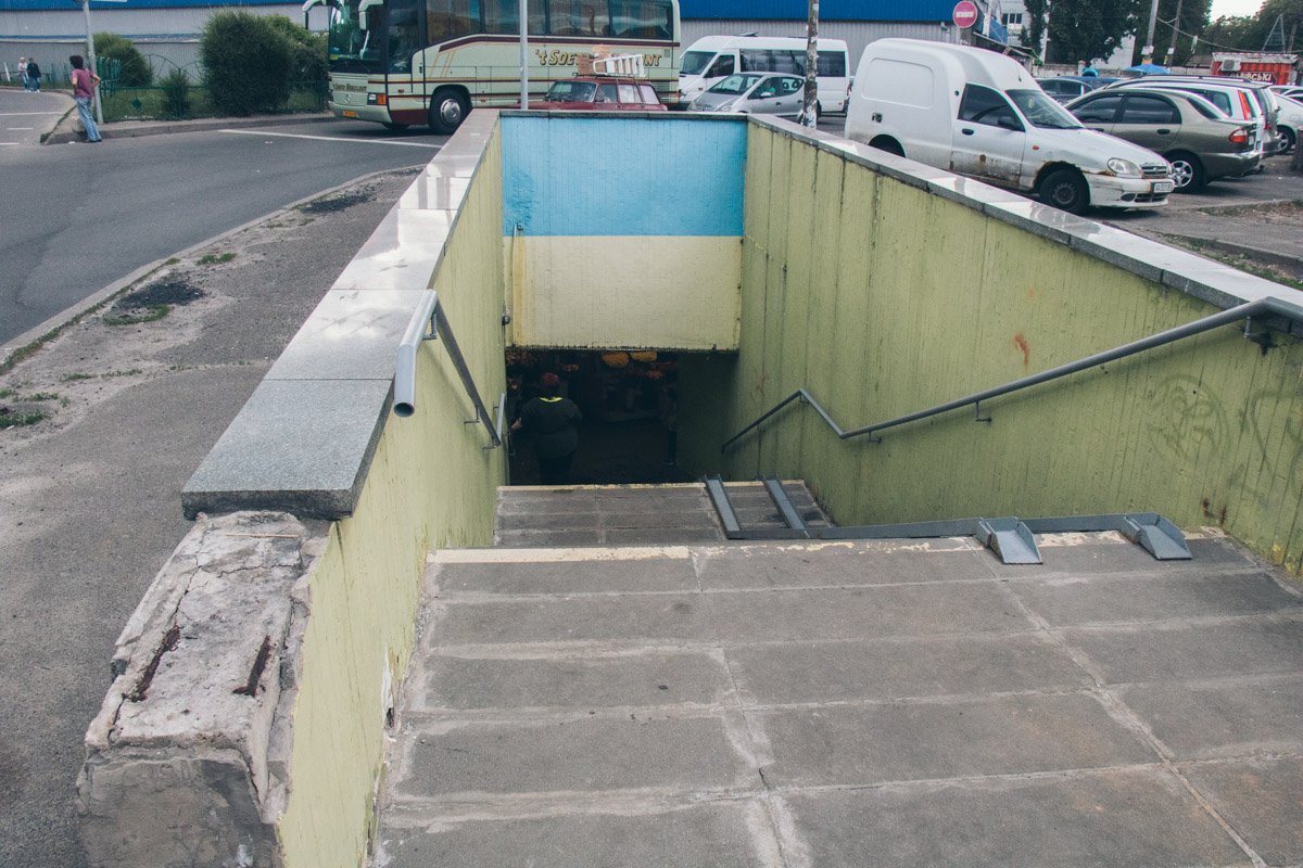 Парапет начал разрушаться