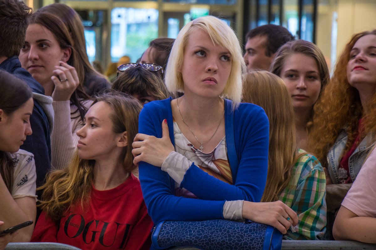 Этот неловкий момент, когда кто-то уже получил автограф, а ты нет