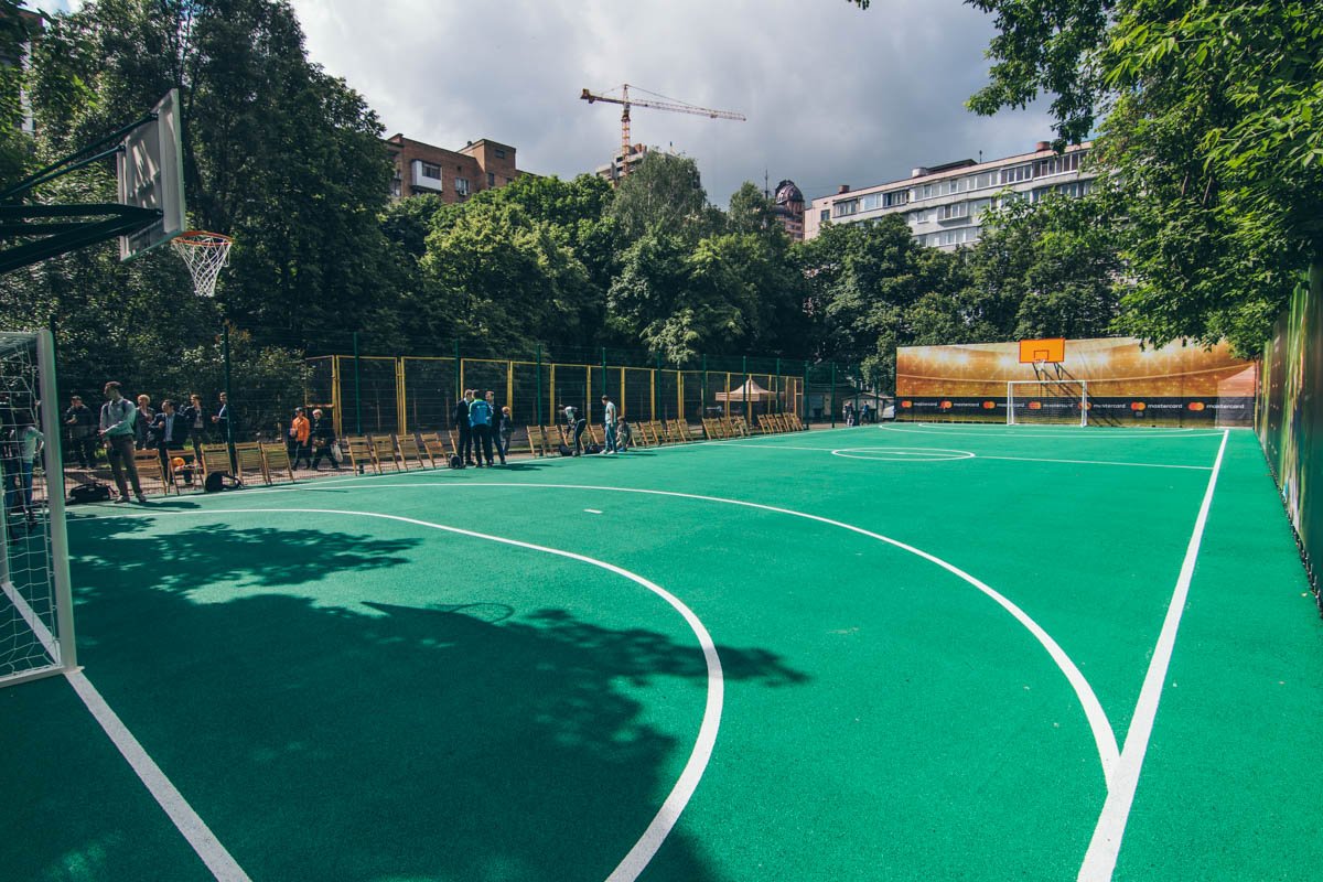 Новая спортплощадка находится на бульваре Леси Украинки, 24 Новая спортплощадка находится на бульваре Леси Украинки, 24