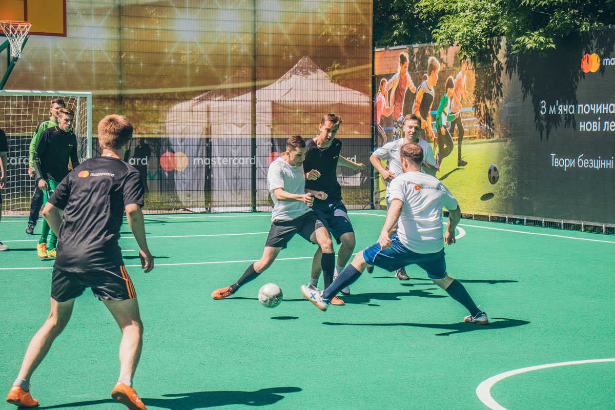 Сегодня здесь сыграли первый матч Сегодня здесь сыграли первый матч