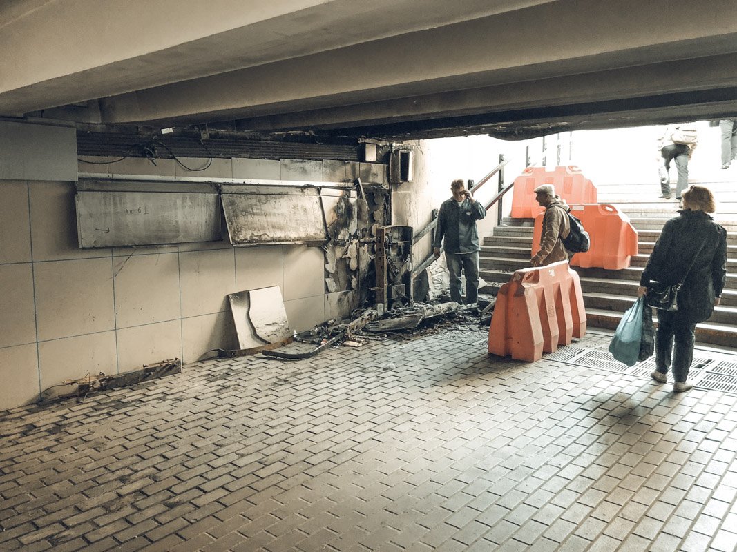 Ночью в Киеве сожгли подъемник на бульваре Гавела