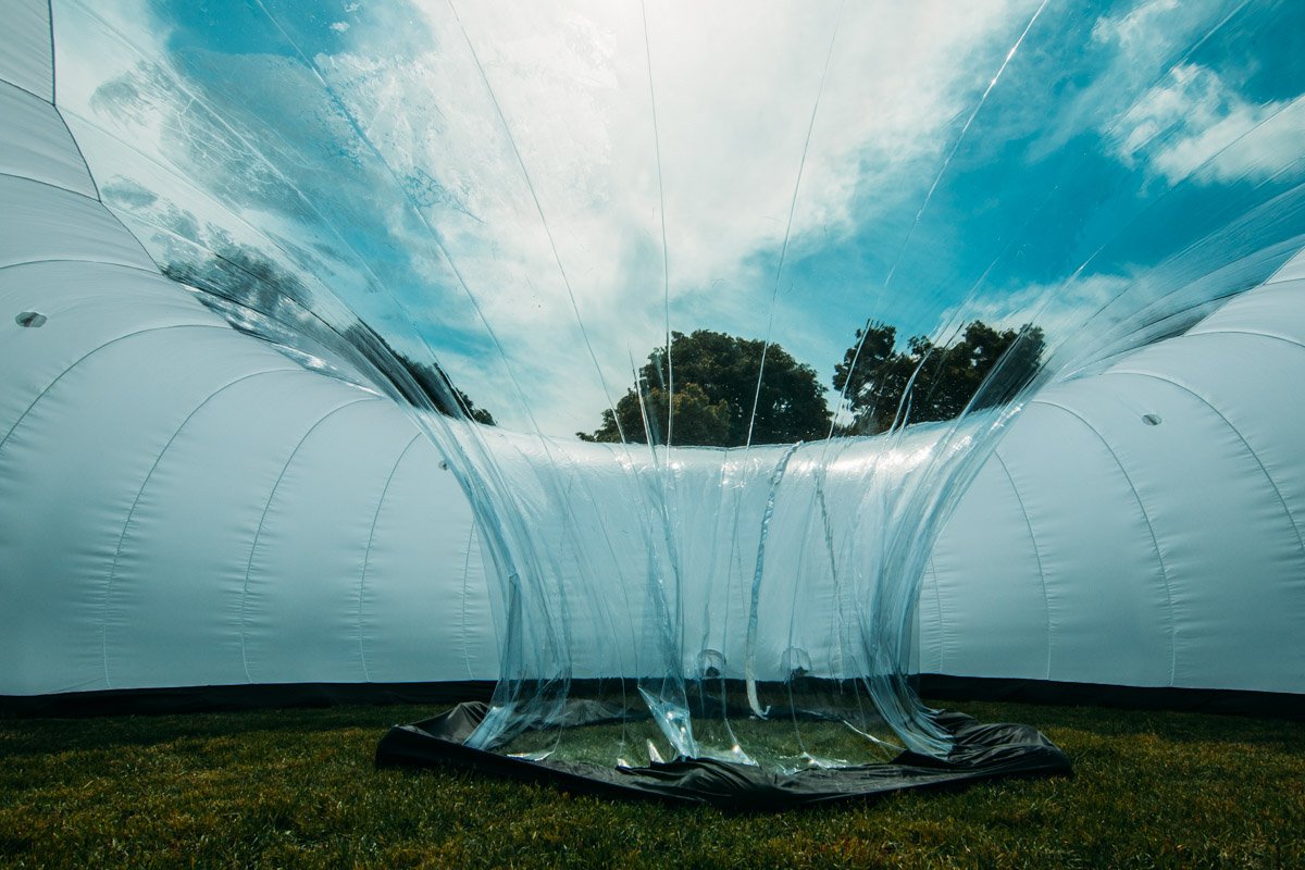 Большинство экспонатов, презентуют уже ближе к открытию