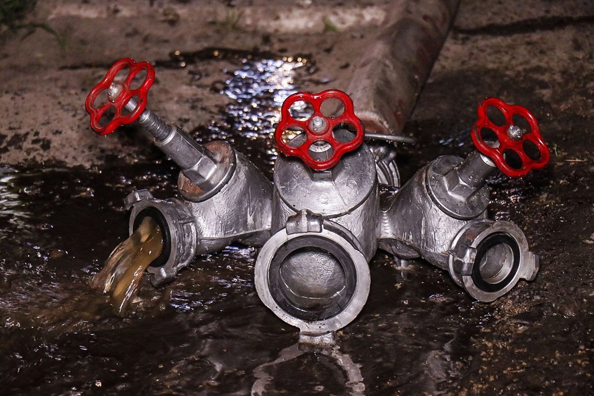 Пожарные оперативно справились с огнем Пожарные оперативно справились с огнем