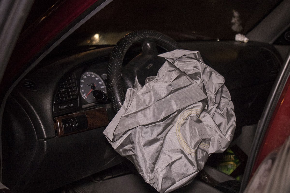 В авто сработали подушки безопасности
