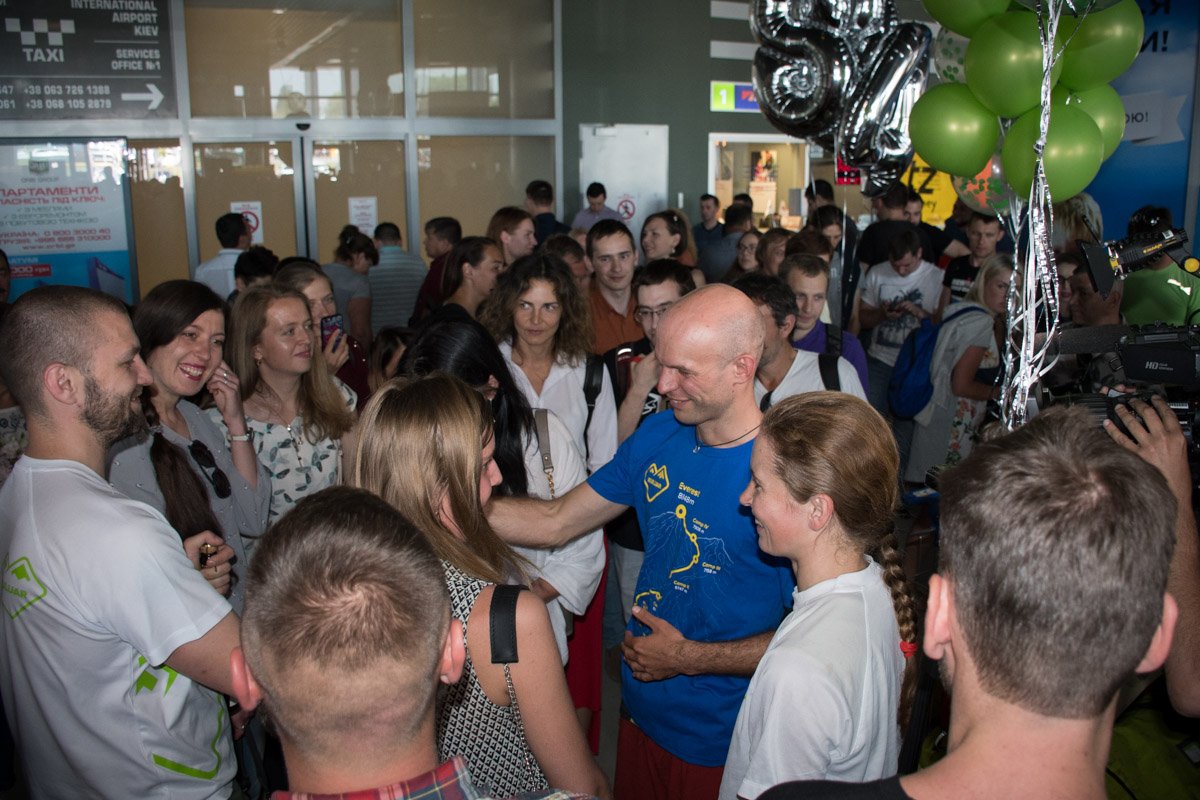 Украинцев встречали, как настоящих героев