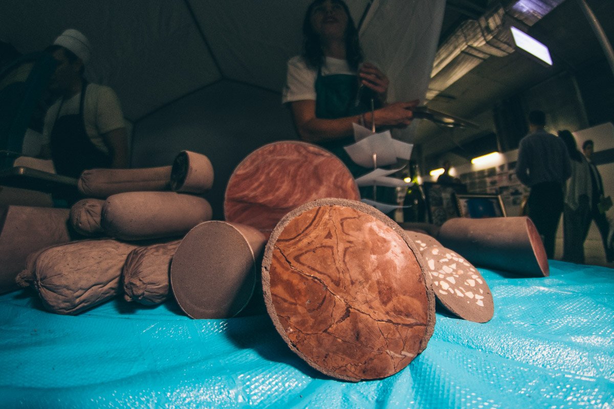 Арт-колбаса недорого, 1 гривна за грамм Арт-колбаса недорого, 1 гривна за грамм