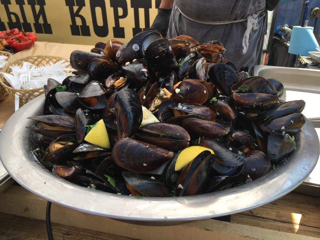 Мидии и ракушки - хиты морского меню