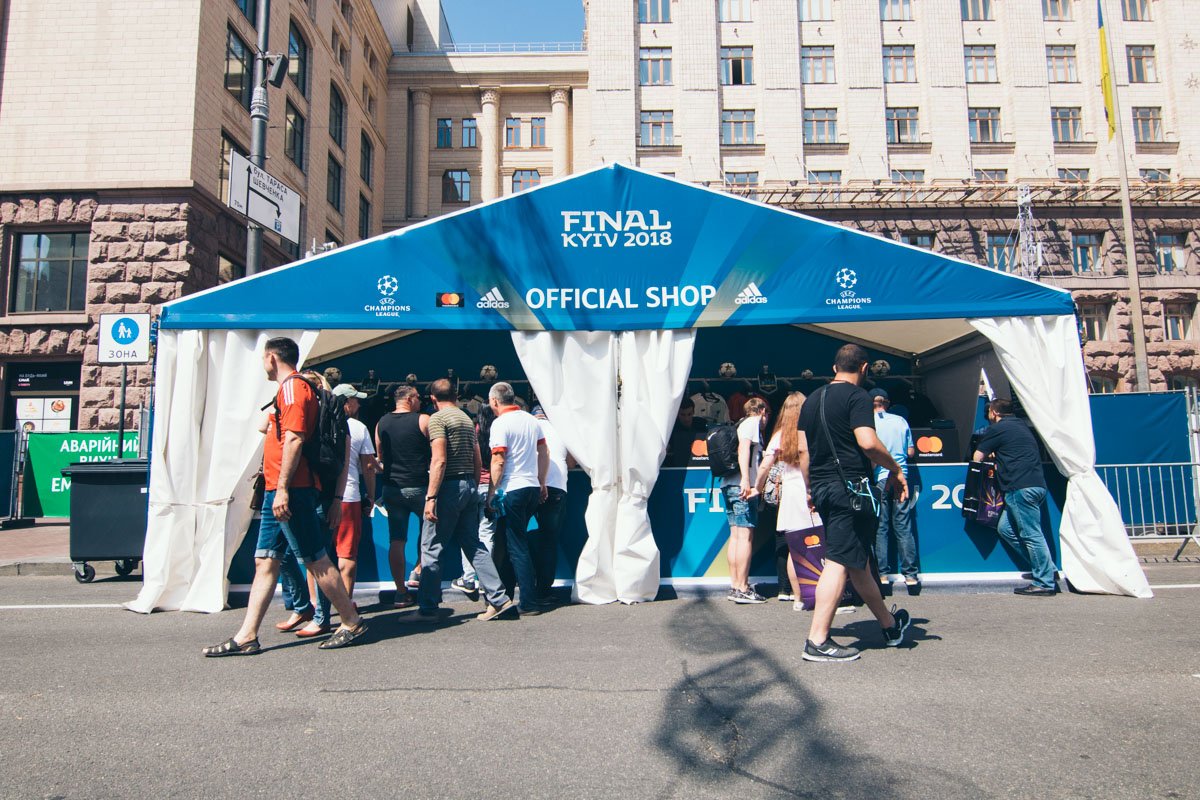 Очередь за сувенирами