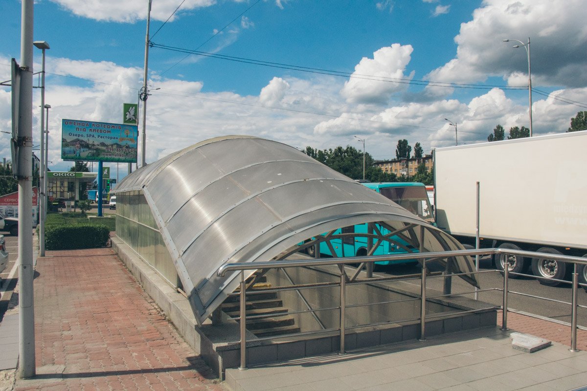 Один из входов выглядит прилично