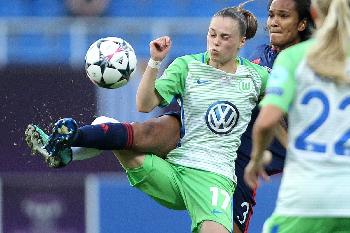 Встреча началась! Матч изобиловал жесткой борьбой