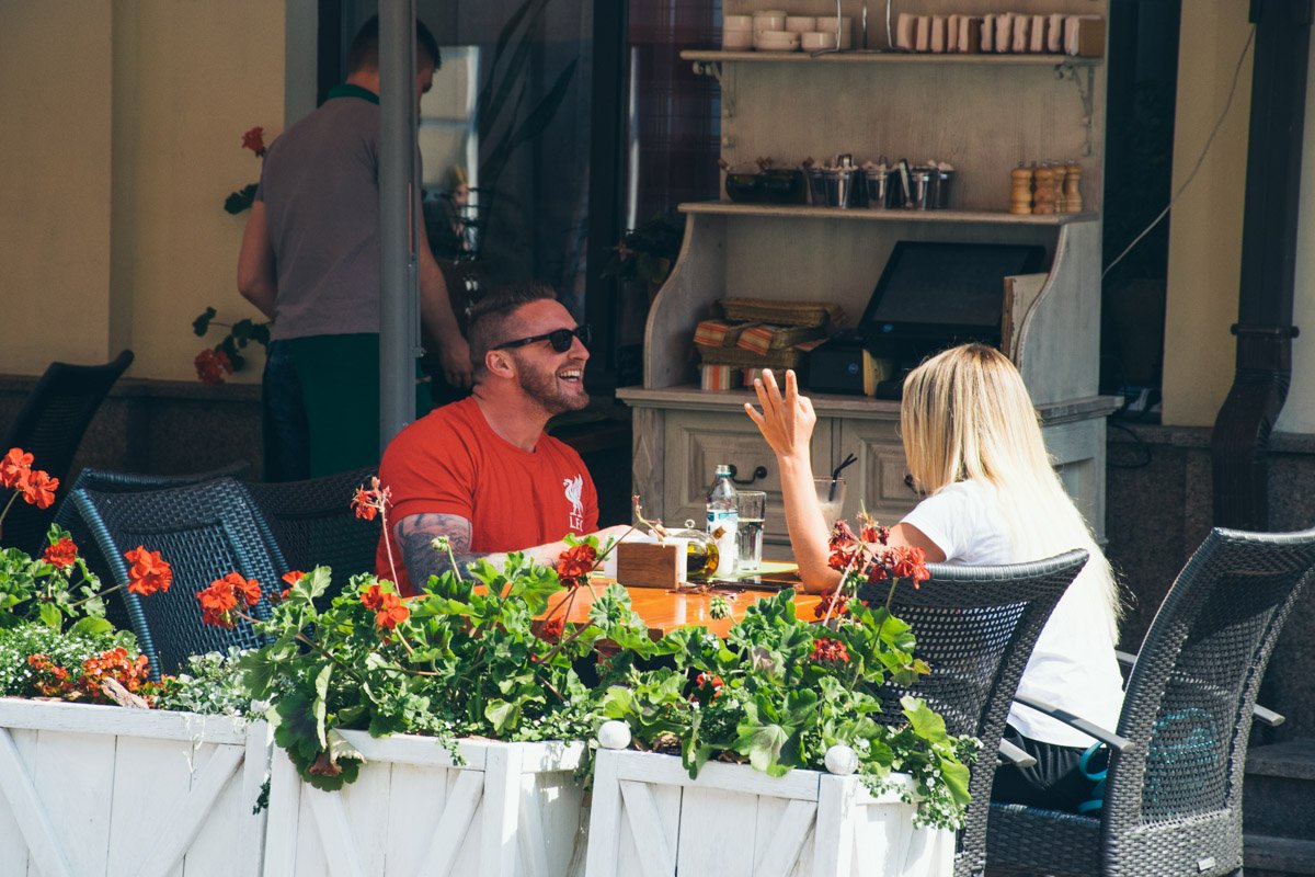 В воздухе витает радостная атмосфера