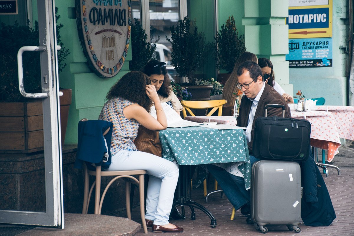 Гости столицы решили подкрепиться