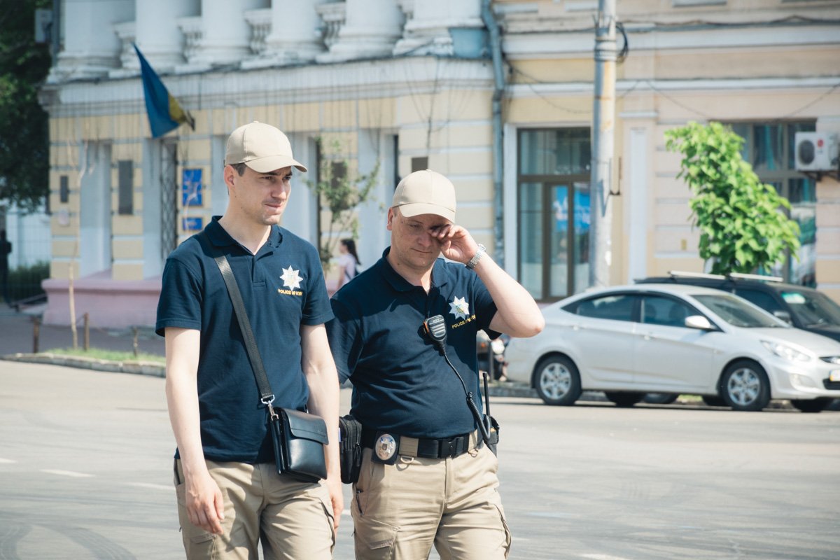 Сонная полиция патрулирует улицы города