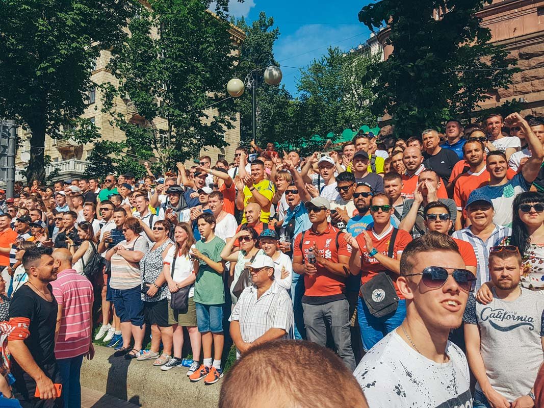 Болельщики радуются 