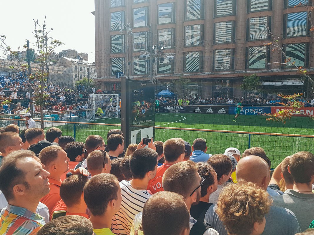 Первый полуфинал идет 