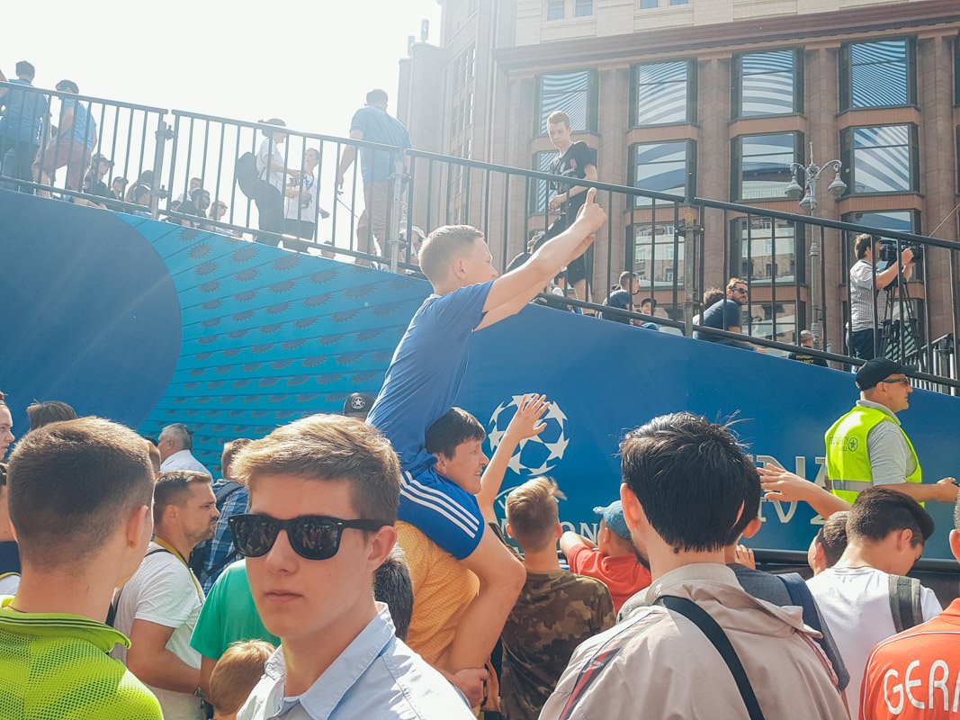 Сыну видно, и хорошо!