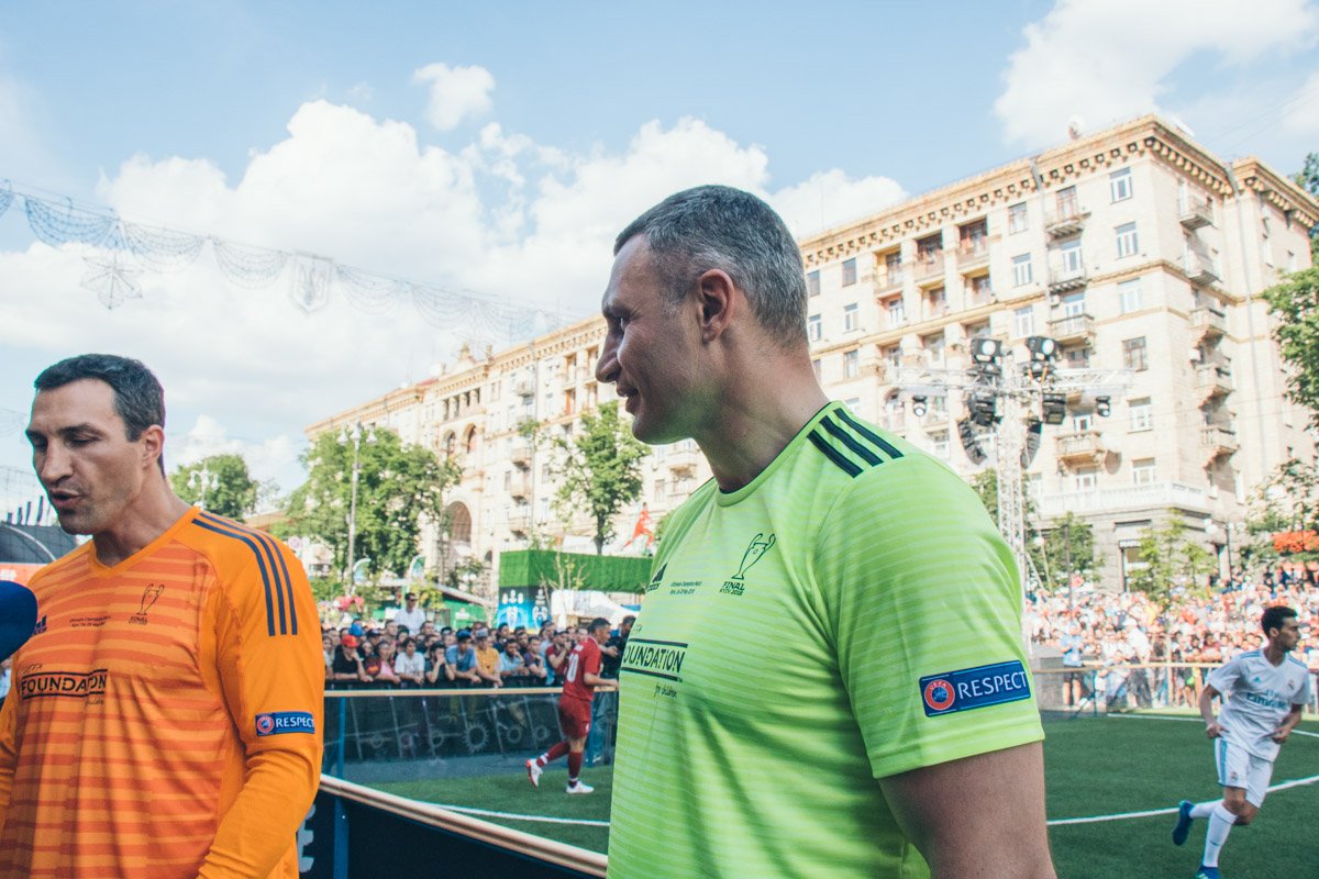 Владимир и Виталий Кличко были тренирами команды Андрея Шевченко