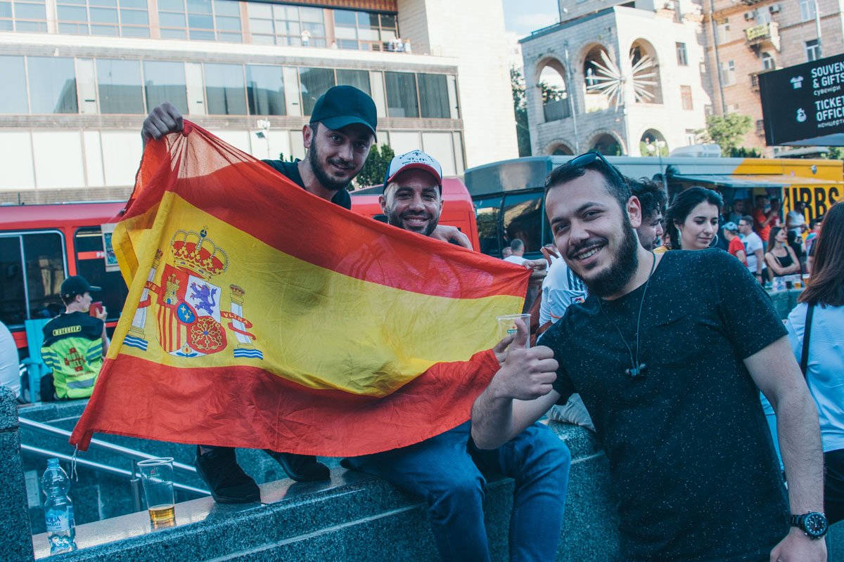 А вот и испанцы