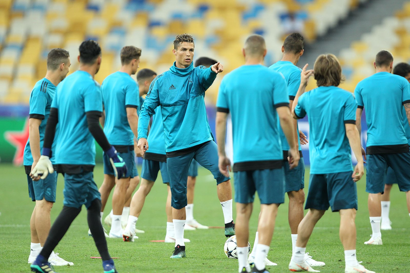 Кто тут красавчик? Ты? Кто тут красавчик? Ты?