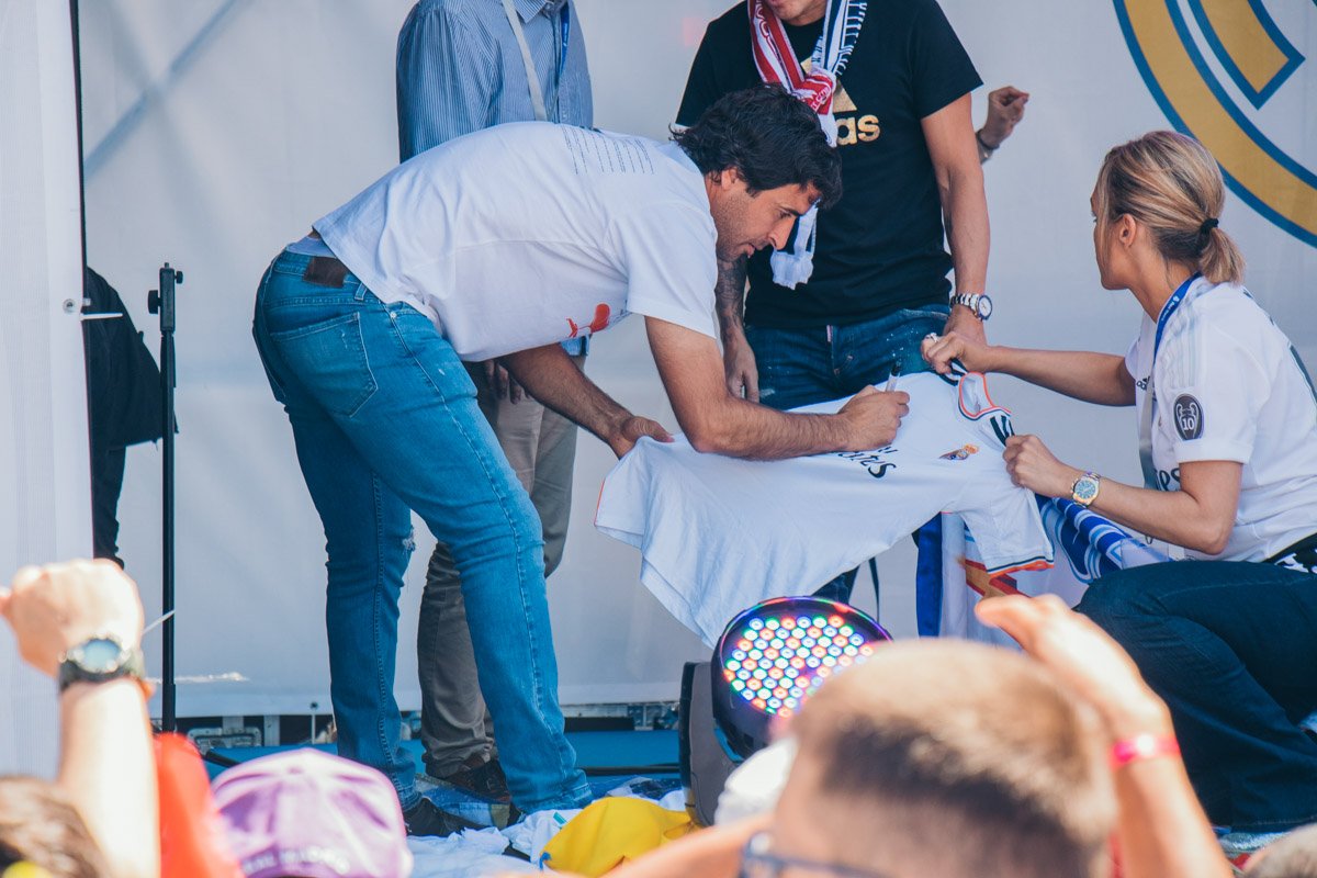 На сцену пожаловал сам Рауль На сцену пожаловал сам Рауль