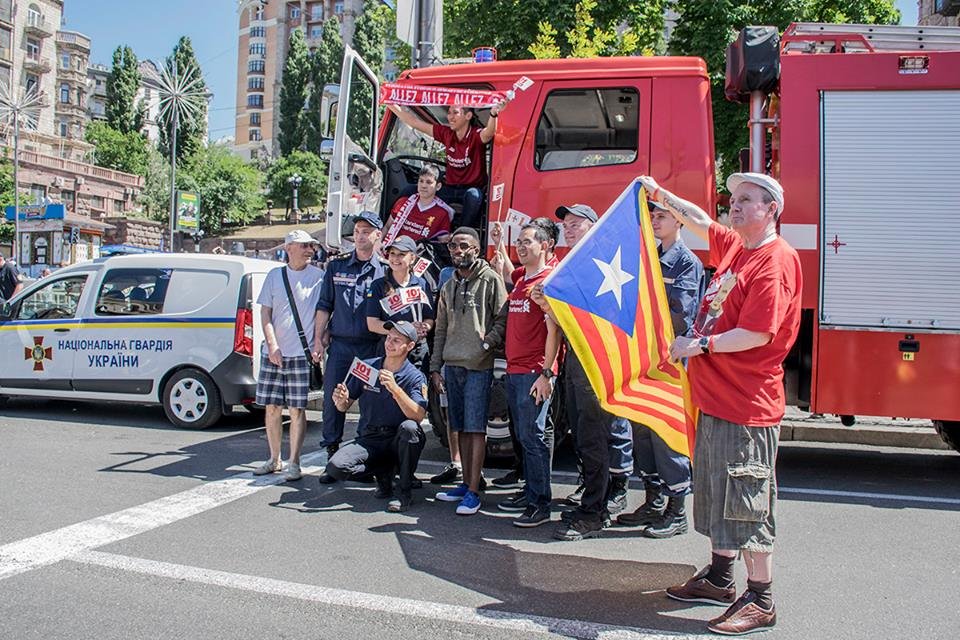 Снимок с пожарными на память Снимок с пожарными на память