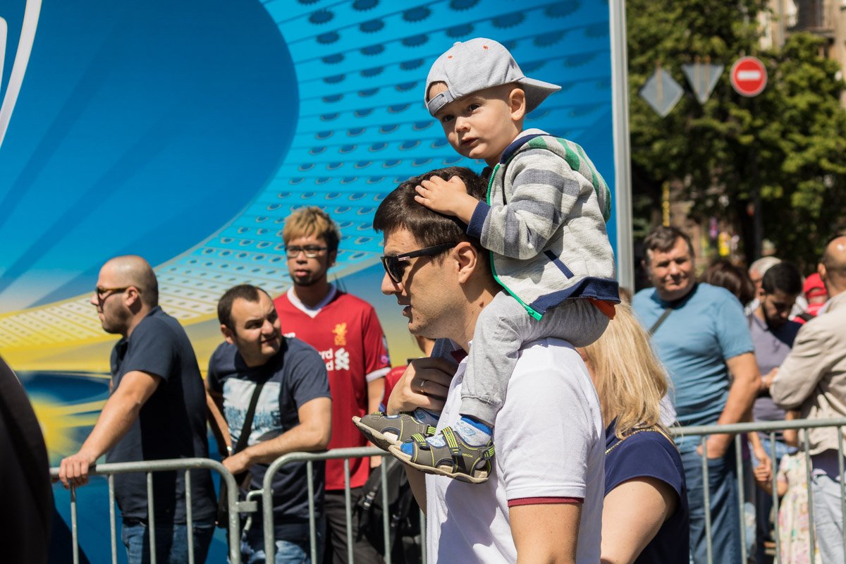 Многие приехали в Киев с детьми